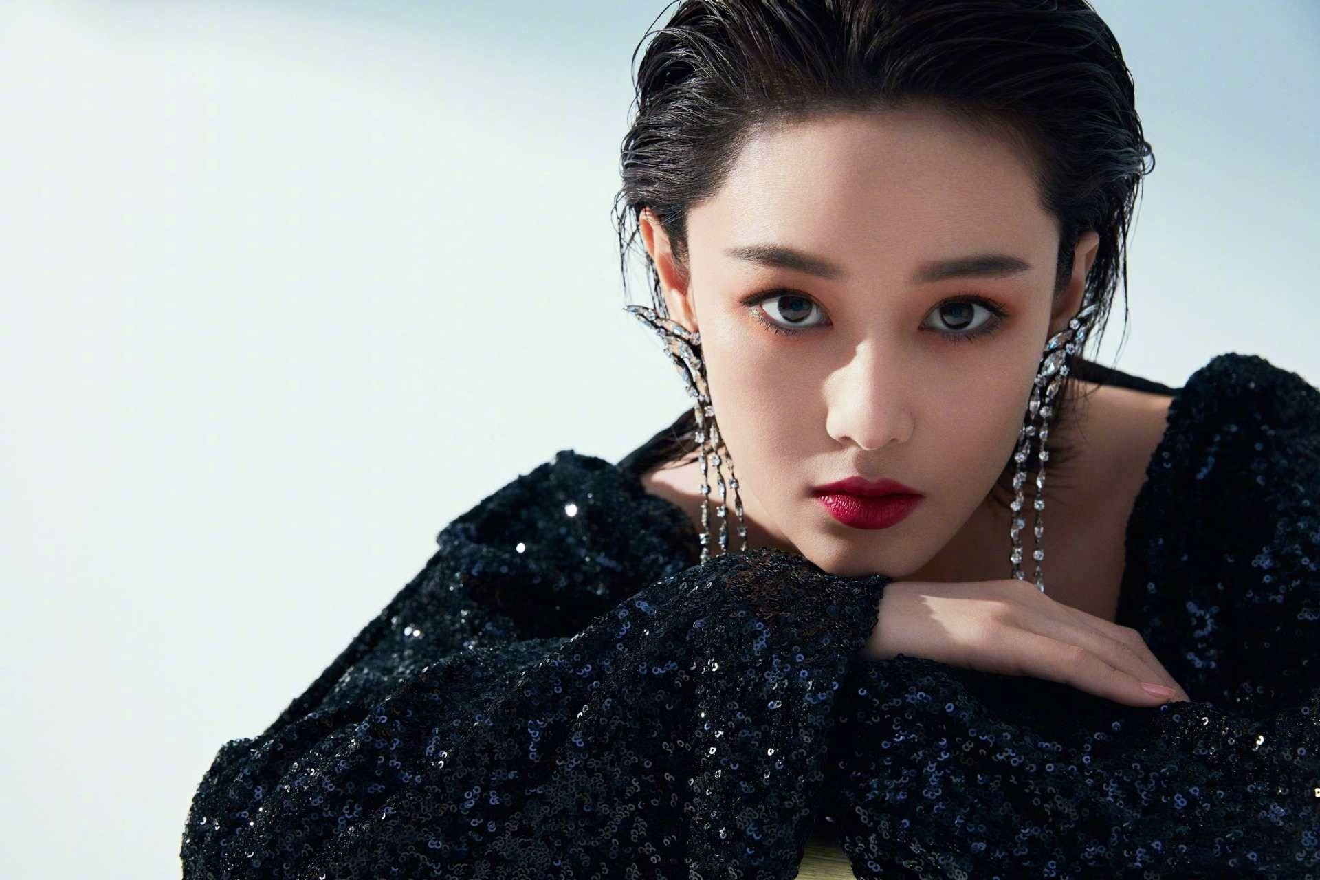 张馨予老公何捷的收入,张馨予老公何捷是做什么工作的