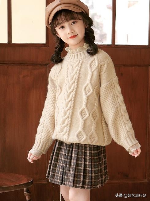 今年女童装最流行毛衣的款式,童装男童针织衫毛衣间色款