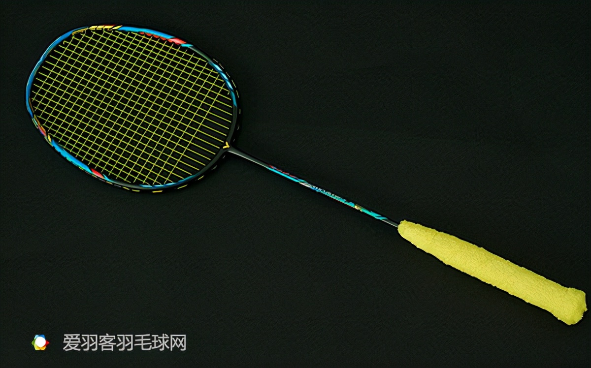 过年了买件衣服犒劳一下自己,羽毛球装备购买指南