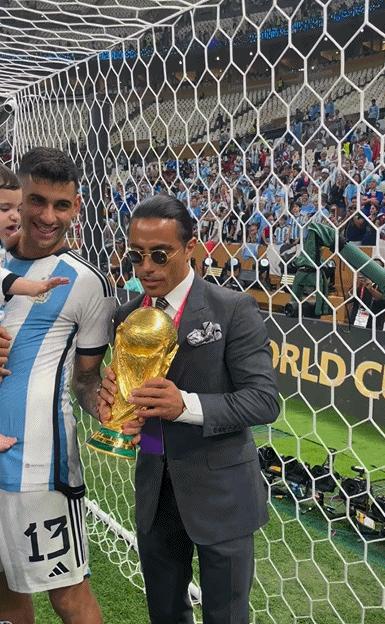 世界杯决赛撒盐哥,撒盐哥被亲吻