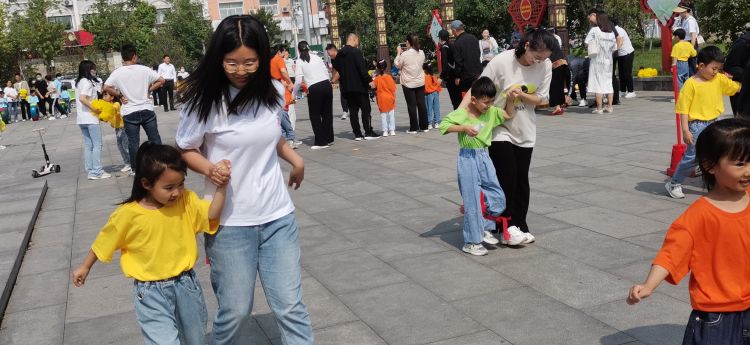 大手牵小手运动会育才幼儿园,幼儿园亲子运动会主题大手牵小手