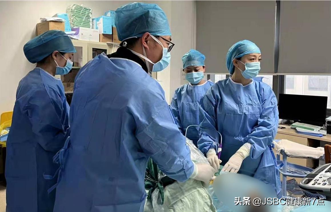 甲状旁腺增生做增强ct,甲状旁腺增生手术