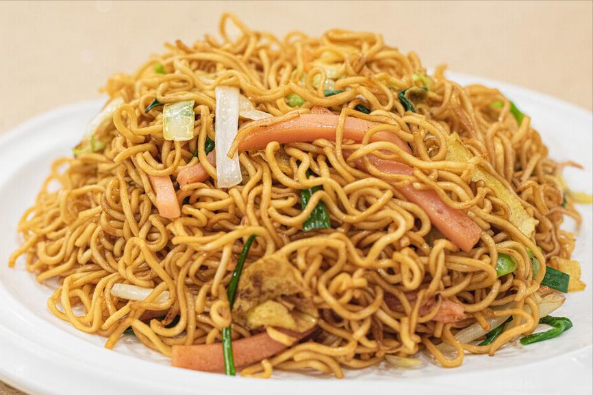 家常炒面，最忌煮好直接炒，掌握2点，面条鲜香顺滑，不黏不粘连