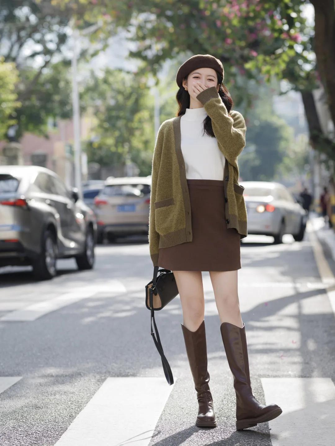 黑色连帽针织衫搭什么颜色的大衣,针织大衣配什么内搭最好看