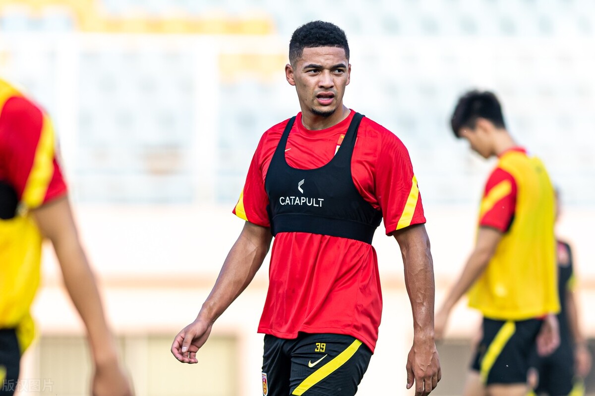 鲁能放到嘴边的大鱼却不吃，曾被视为新援热门，如今却无缘加盟