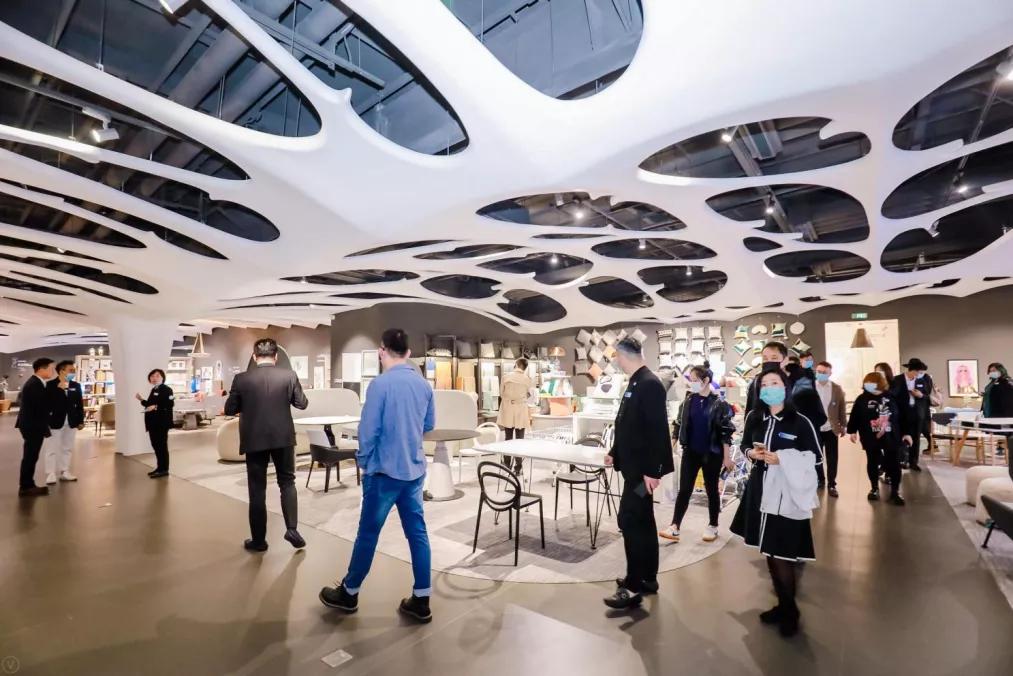 “疯狂大胆”的美克家居洞学馆如何颠覆传统家具店想象？