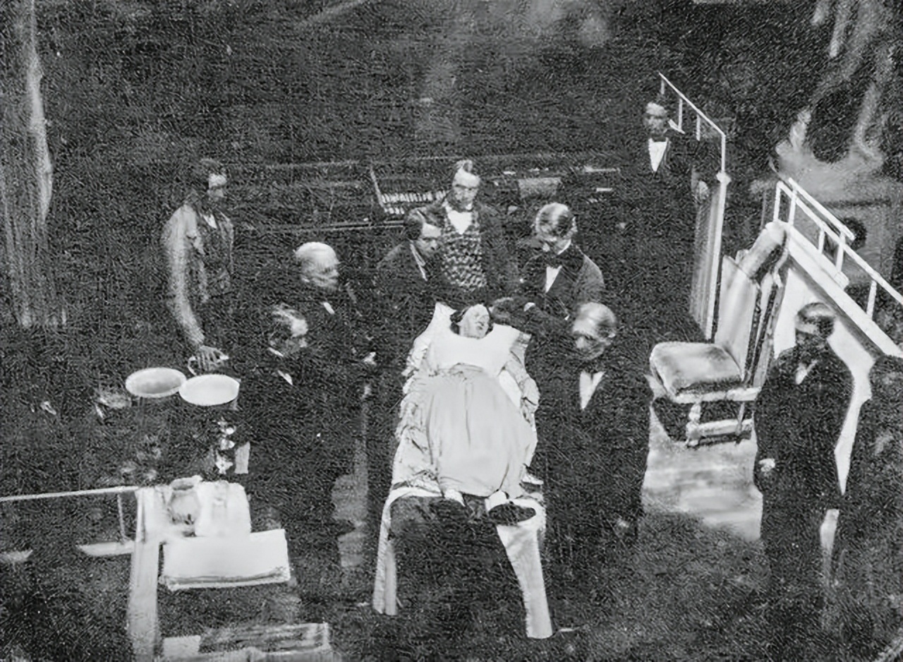 妈妈有多伟大？历史上的剖宫产死亡率极高，甚至不懂缝合子宫