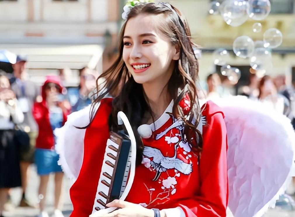 有种“整容”叫黄晓明离婚，前妻baby变化不大，他却像换个人