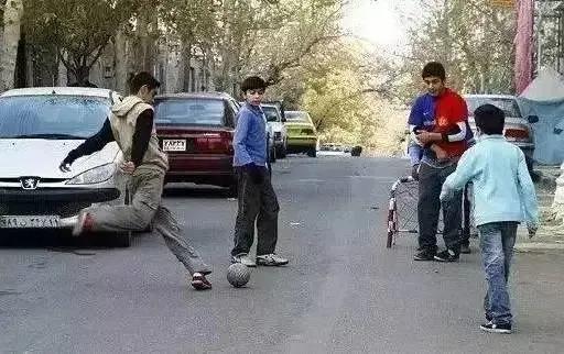 伊朗足球场魔鬼主场,伊朗足球比赛