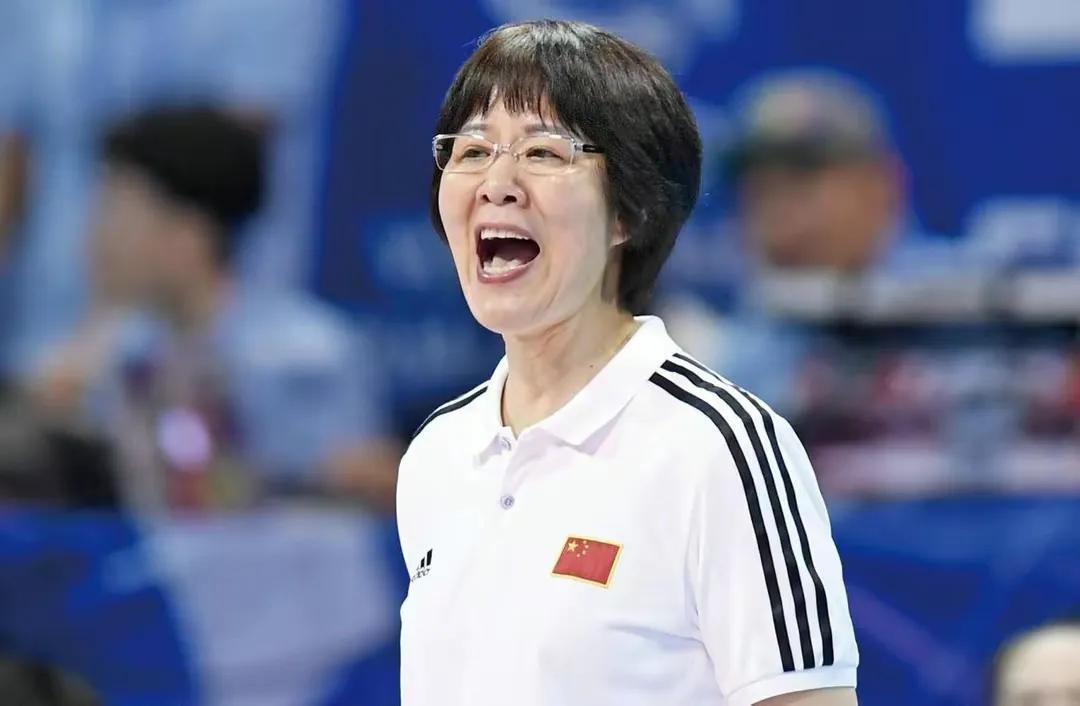 女排主帅蔡斌二传,中国女排教练蔡斌13场宝贵历练