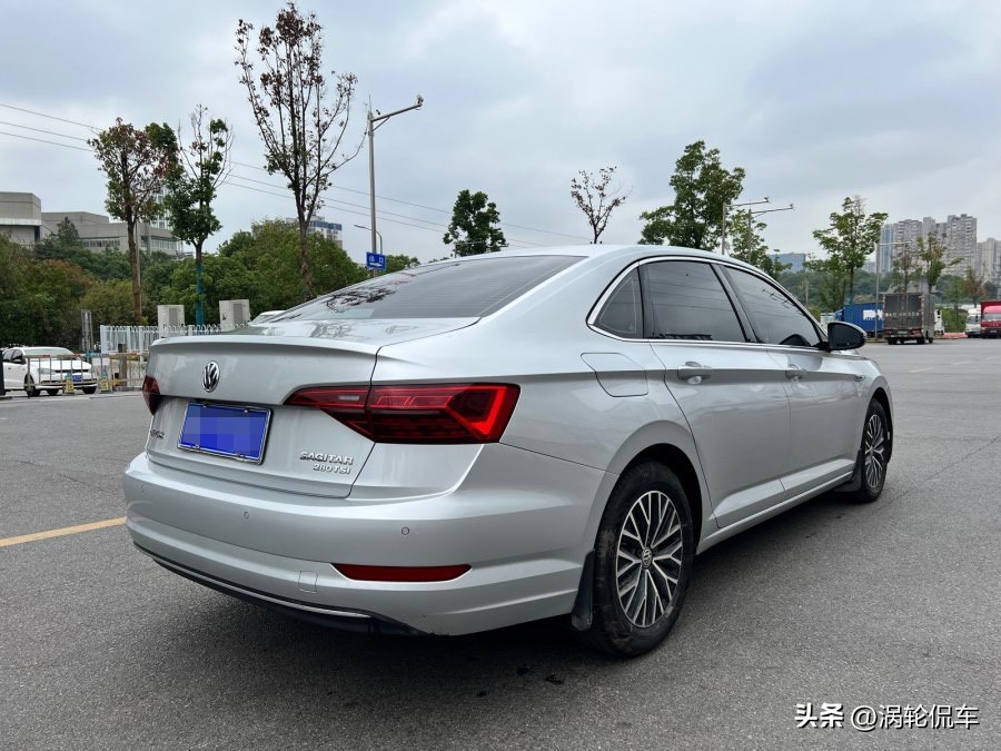 开过大众速腾的车主反馈优点缺点,朋友花了30万提新车