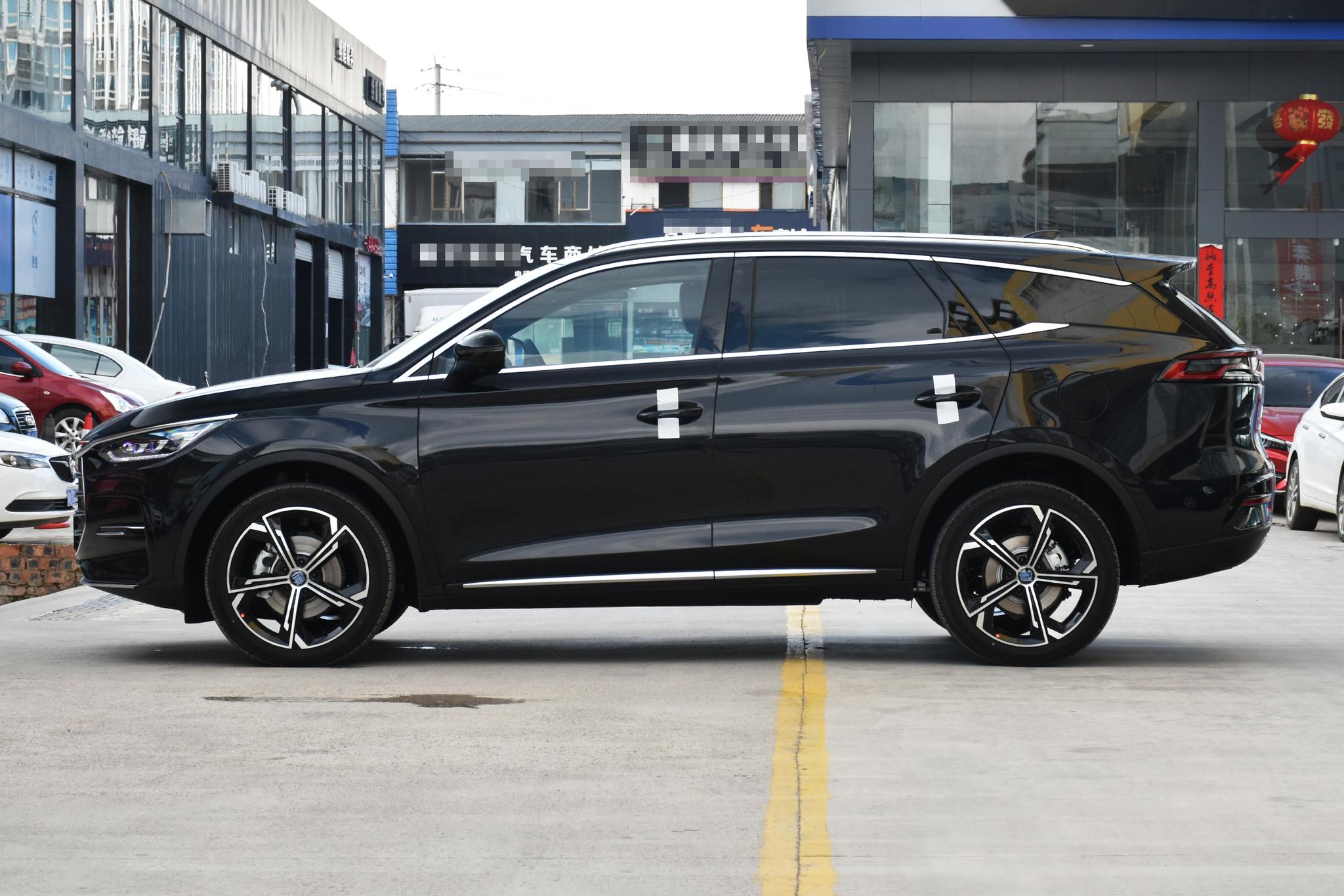 买省油的中型SUV，首选这2台，7.1秒破百，油耗低至5L，真实在