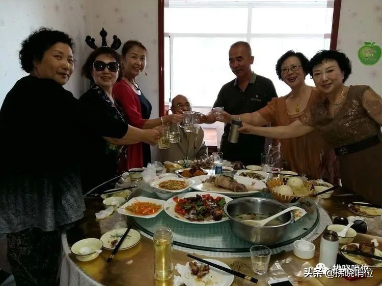 老战友四十年相聚联谊会上的感言,老战友40年后相逢重温战友情