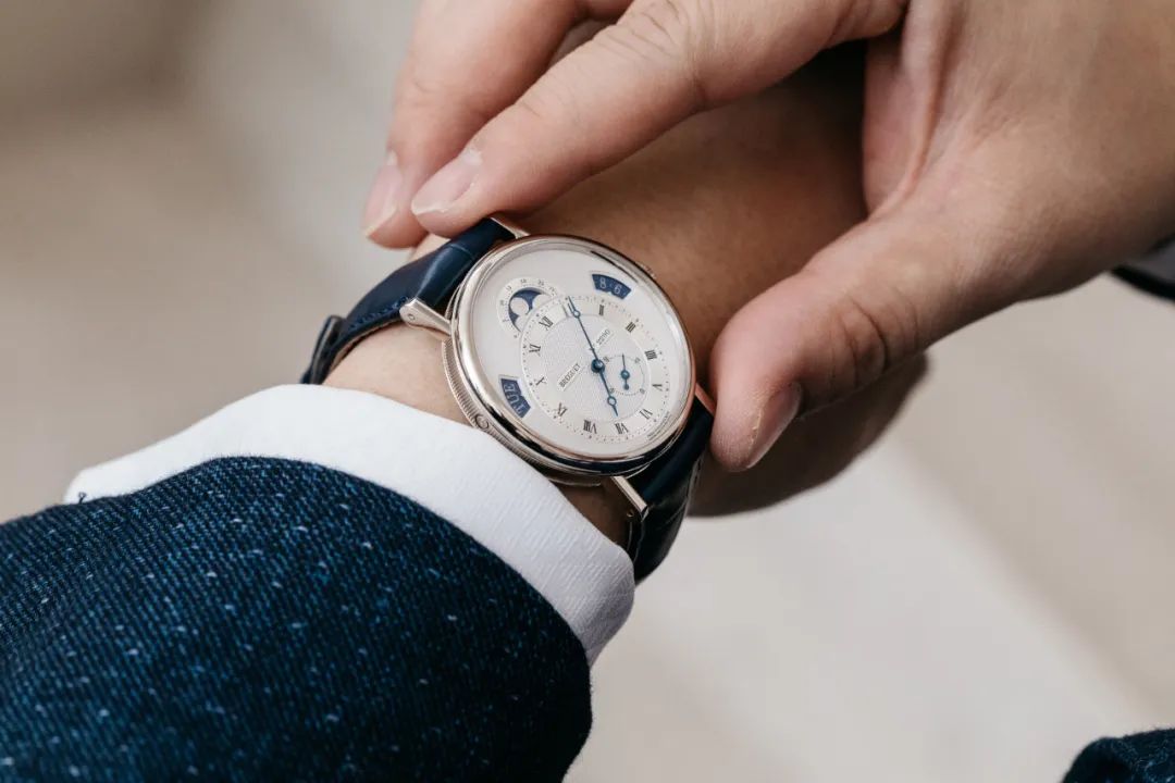 宝玑腕表调日历,宝玑月相表是不是随时间变化