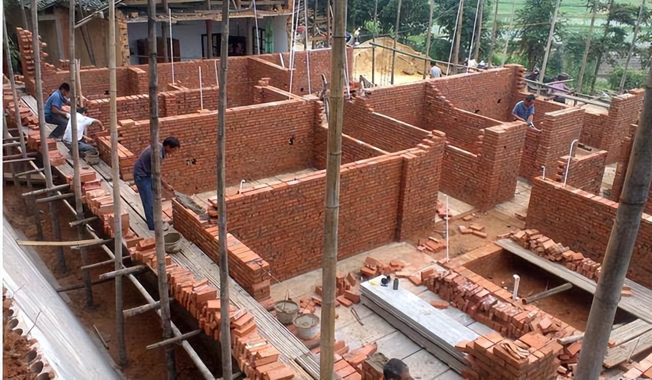 农村建房难城里买不起房,城里买房太贵却花巨资在农村建房