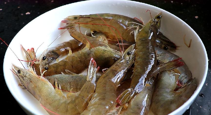 冻虾直虾和弯虾有什么区别,买大虾选直虾还是弯虾