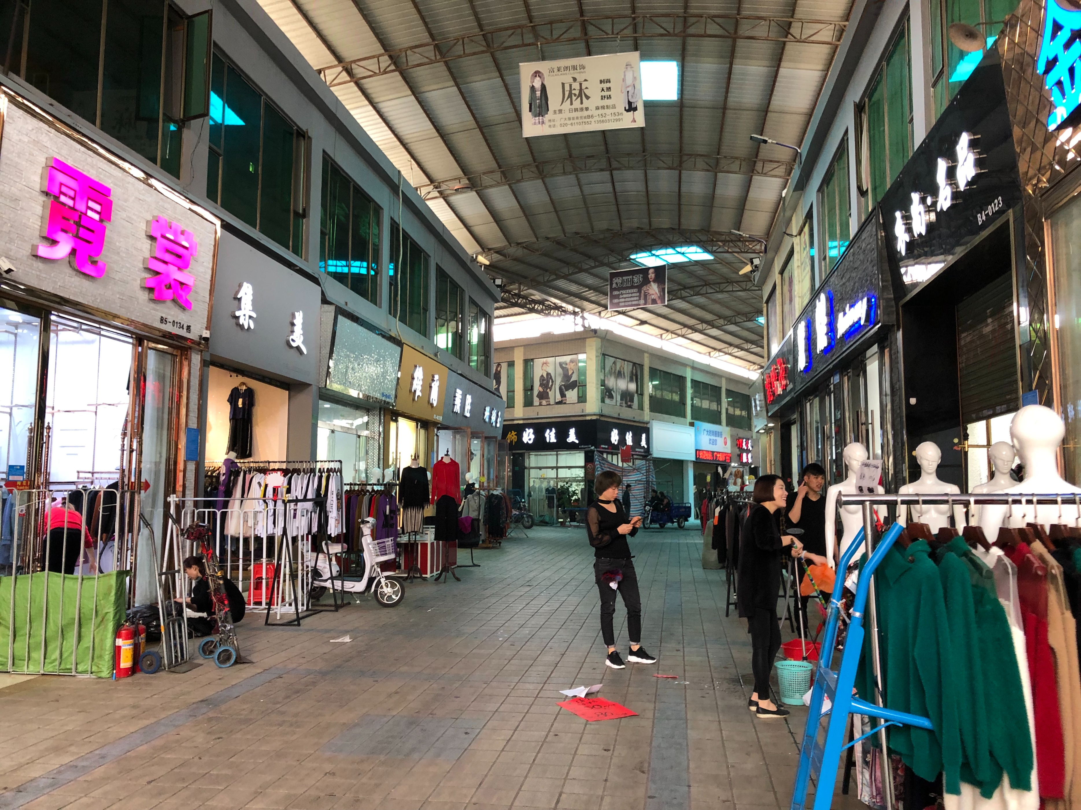 女装尾货货源进货渠道,怎么找服装尾货合作