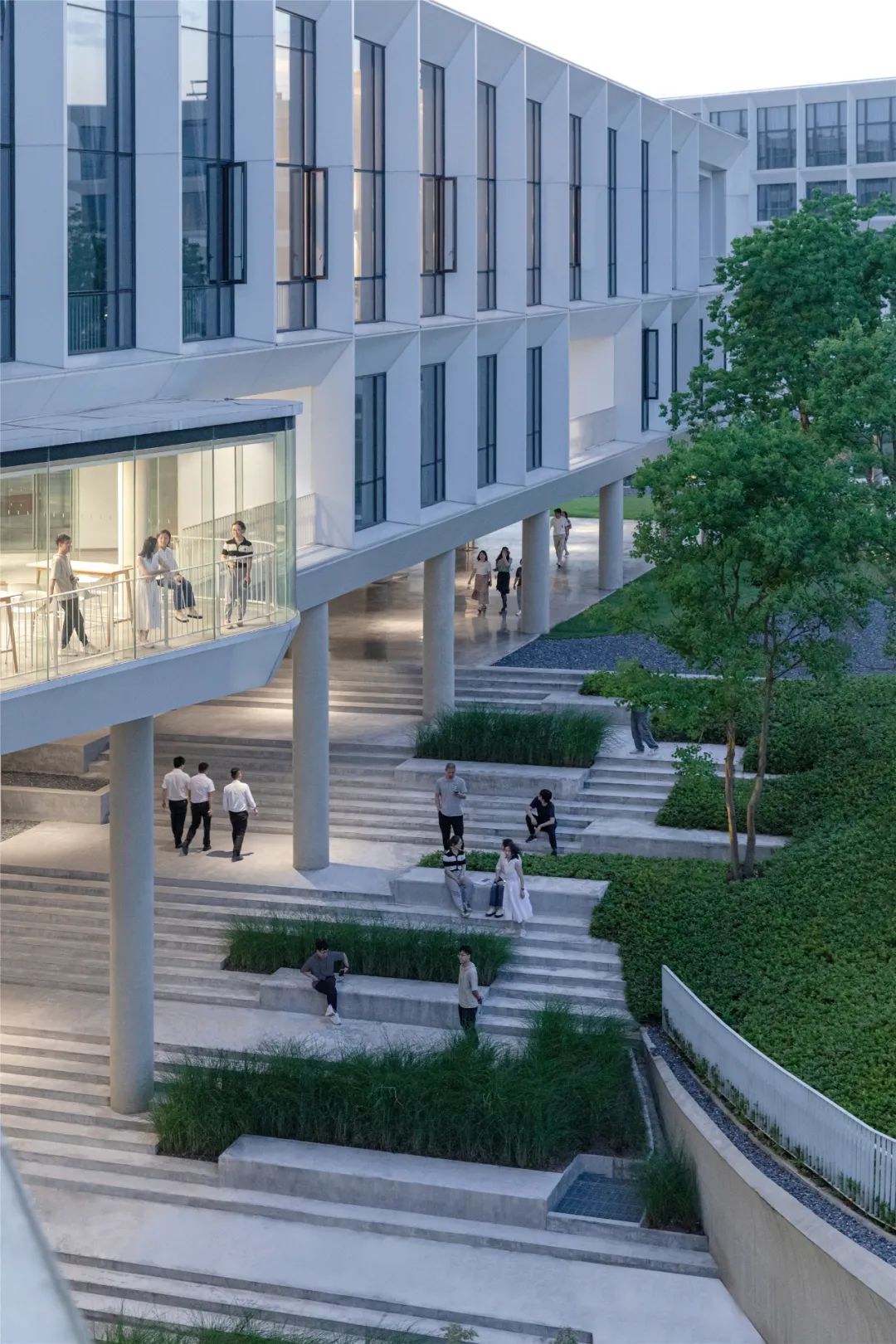 斜切转角楼梯立面施工图,建筑立面效果设计处理手法