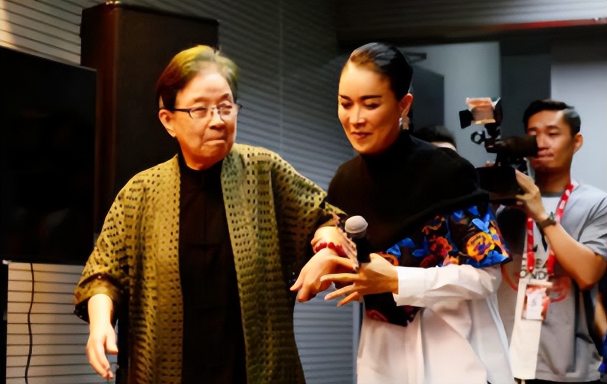 谷建芬的坎坷人生：晚年丈夫爱女相继离世，87岁的她如今怎样了？