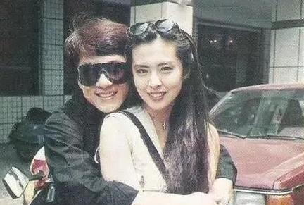 同样是成龙基因，把林凤娇儿子和吴绮莉女儿一对比，差距就出来了