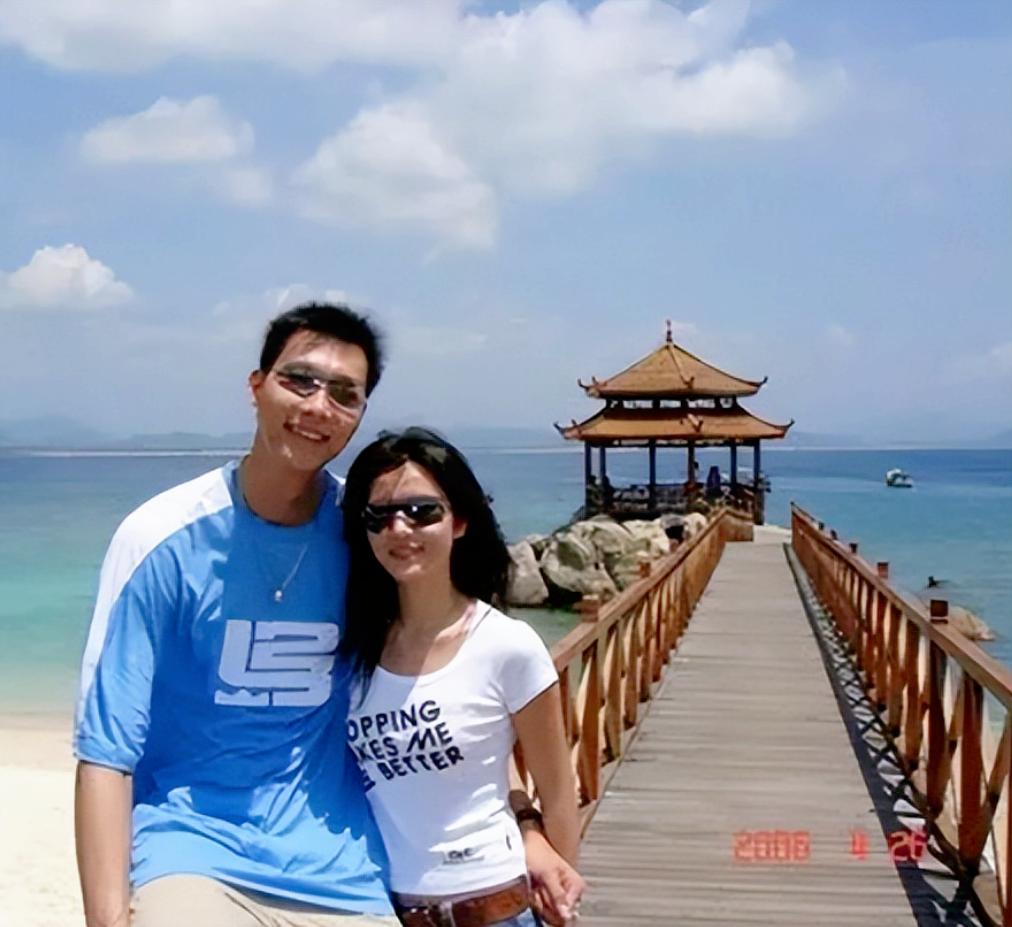 易建联老婆荆灵个人简历,易建联和妻子荆灵