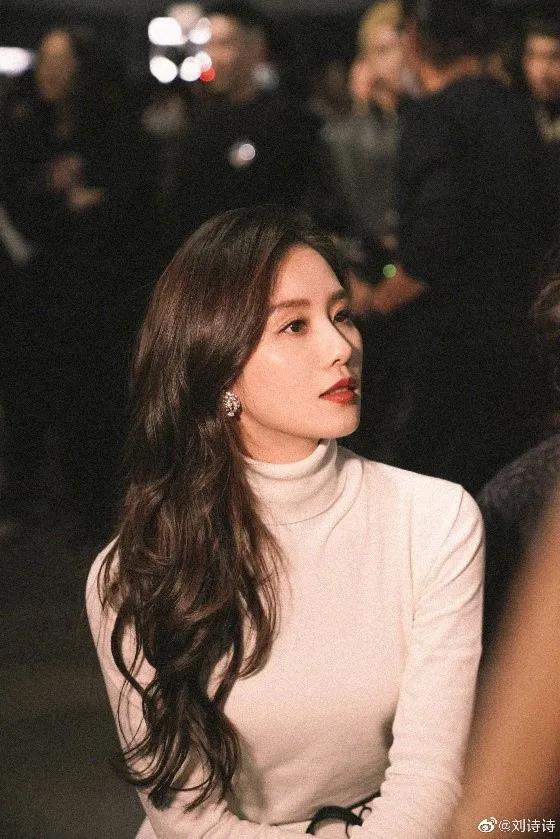 三款适合各种脸型的发型,大脸女生中长发烫发发型