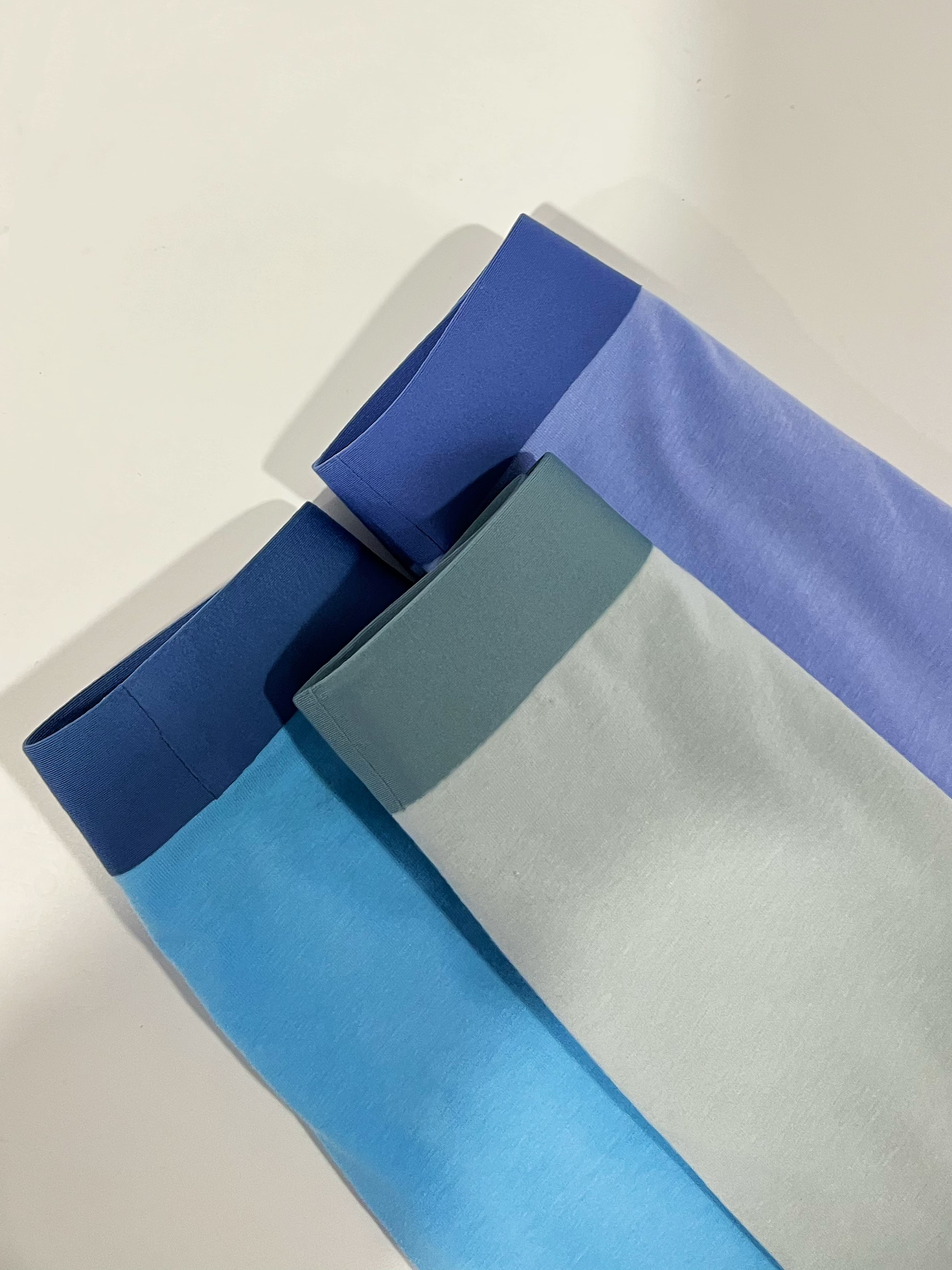 和它的相处，就像老友一般舒适！穿上这条*裤内**，尽享舒爽！