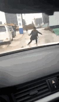 寝室洁厕灵经常被偷,气愤下买了瓶101换掉,隔天隔壁301发来贺信