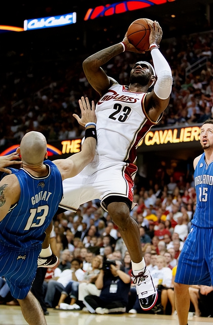 09年骑士詹姆斯绝杀魔术队,2009nba骑士vs魔术