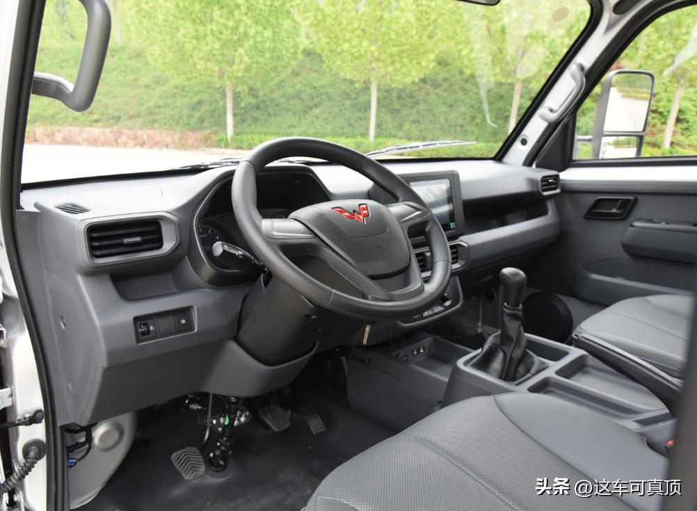 五菱龙卡办齐上路多少钱,五菱龙卡排半3米8售价是多少