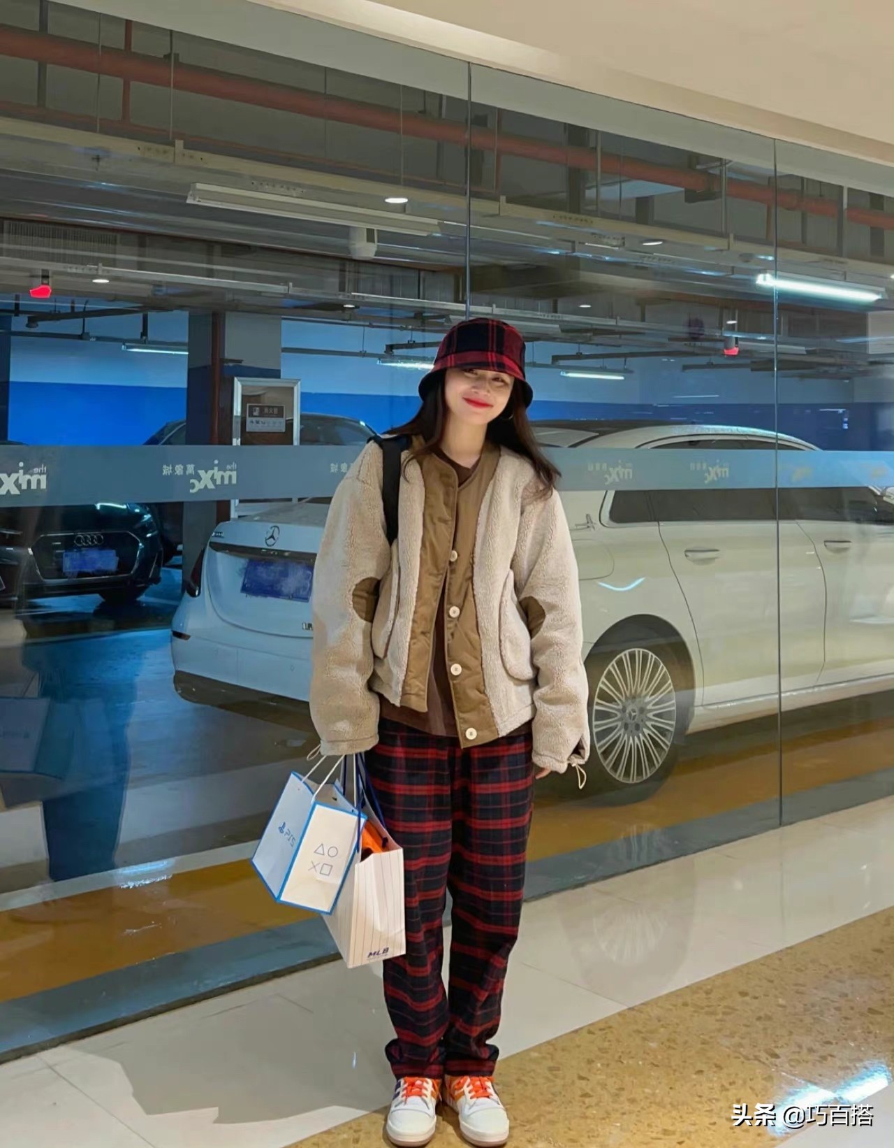 惊艳！红色就是yyds，喜气洋洋又能显白气质，日常上班也能穿