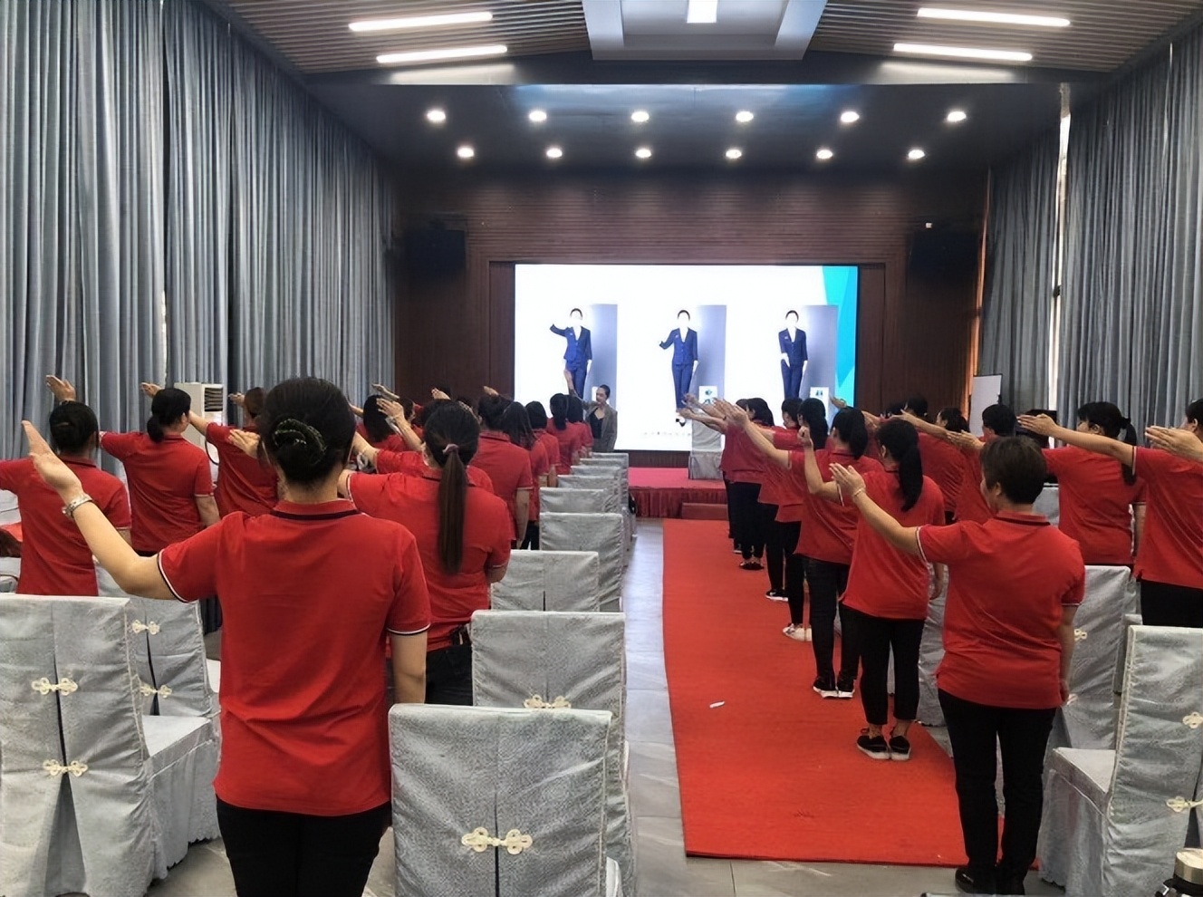 鍟嗗姟瀹磋绀间华鐨勭壒鐐瑰強娴佺▼,鍟嗗姟鎺ュ緟绀间华鍩硅瀹屾暣鐗坧pt