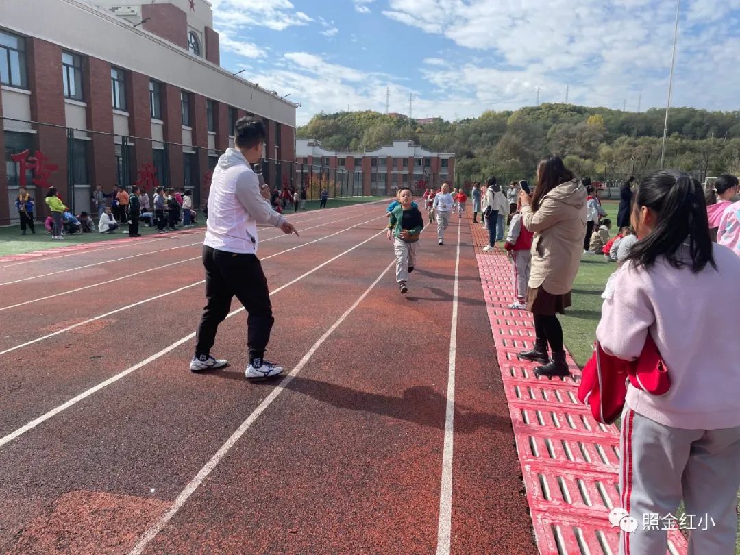 铜川市照金红军小学,照金红军小学六一