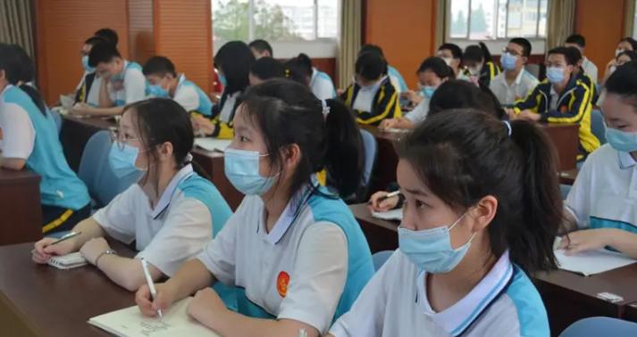 常德张陆刘阳,张陆和刘阳是同班同学吗