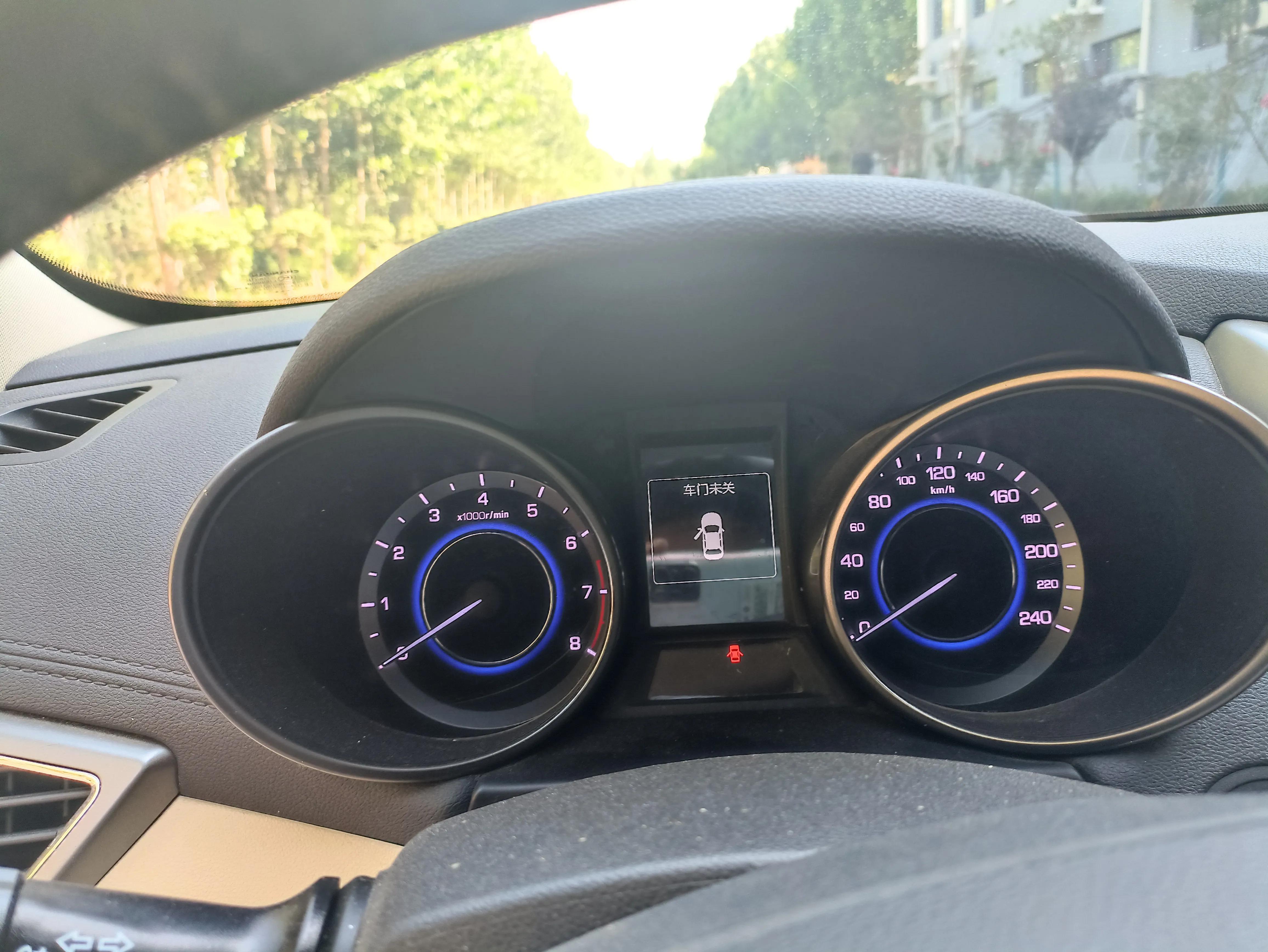 逸动四喇叭和六喇叭,长安逸动两个扬声器测评