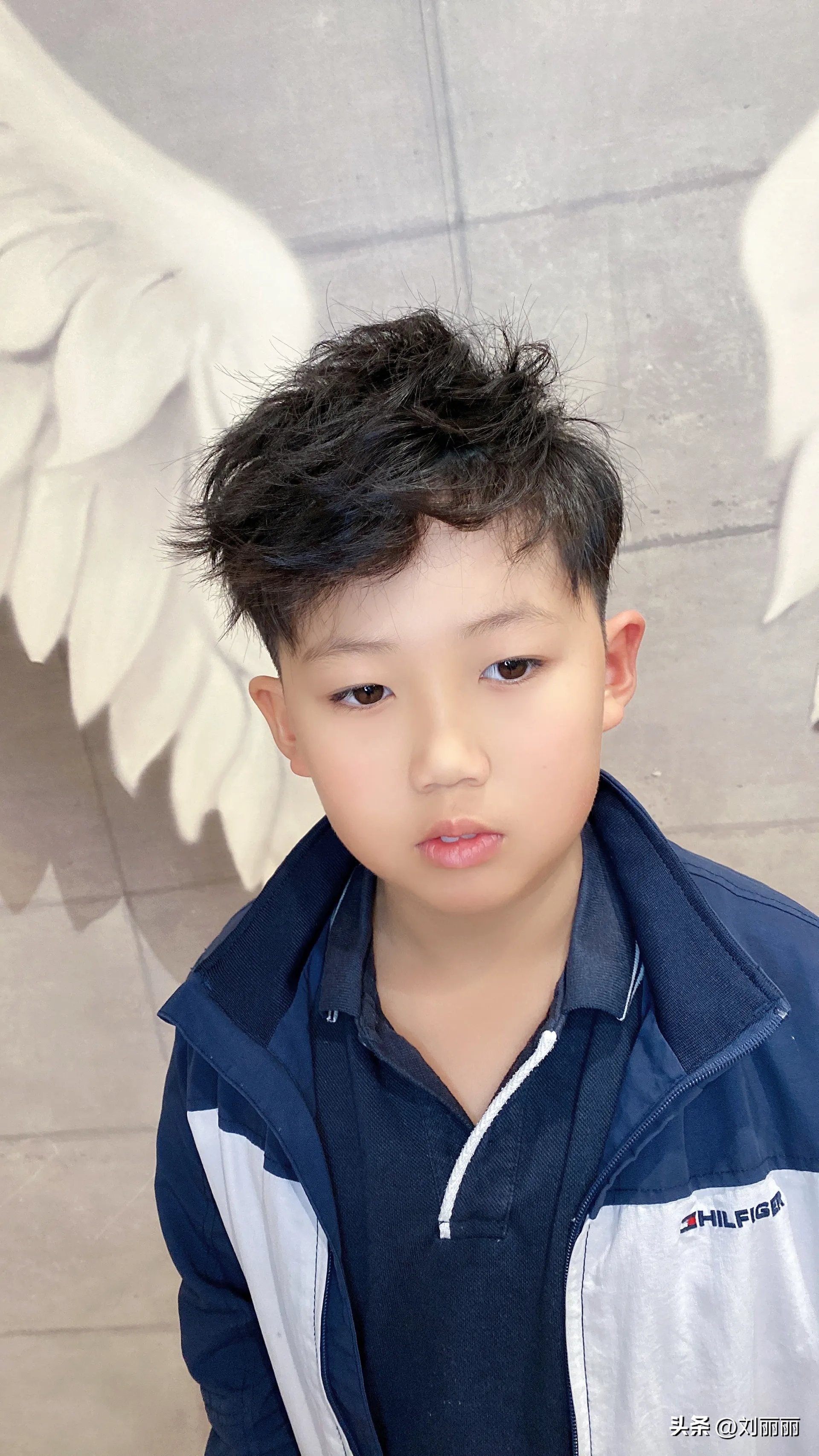 小男孩发型图片帅气潮流休闲,家庭理发帅气小男孩发型