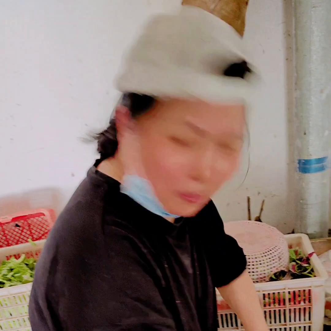 大唐街一家花店 这家花店老板很客气 送货上门 #搞笑#520