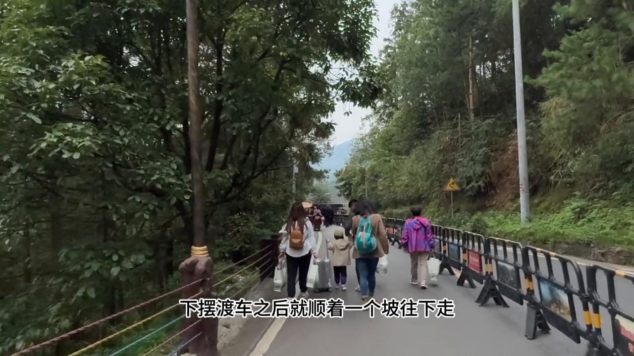 西江千户苗寨真的好独特,西江千户苗寨真不值得一去吗