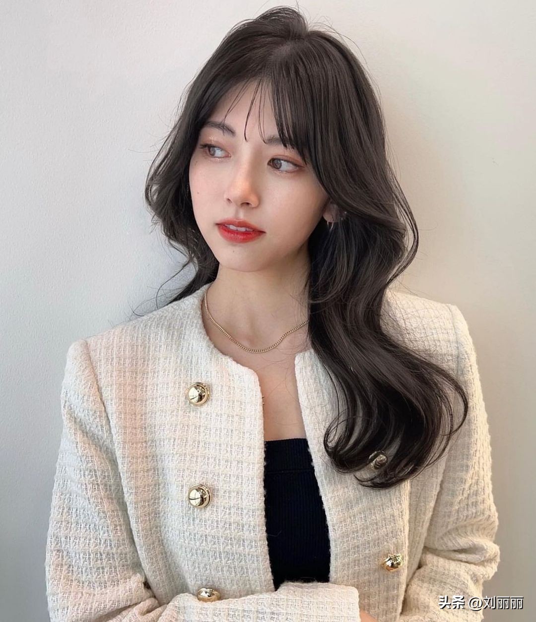 圆形女生什么发型能让五官立体,不太立体的圆脸女生适合什么发型