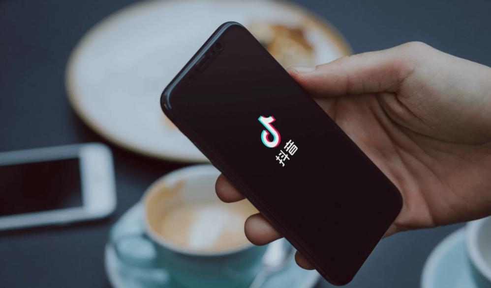 手机要等耗尽电再充吗,手机电量剩20%就要充电