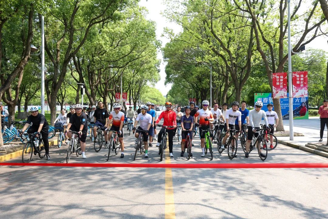 青春“骑”迹一往无前奥运冠军携手上海体育宣讲团走进华政