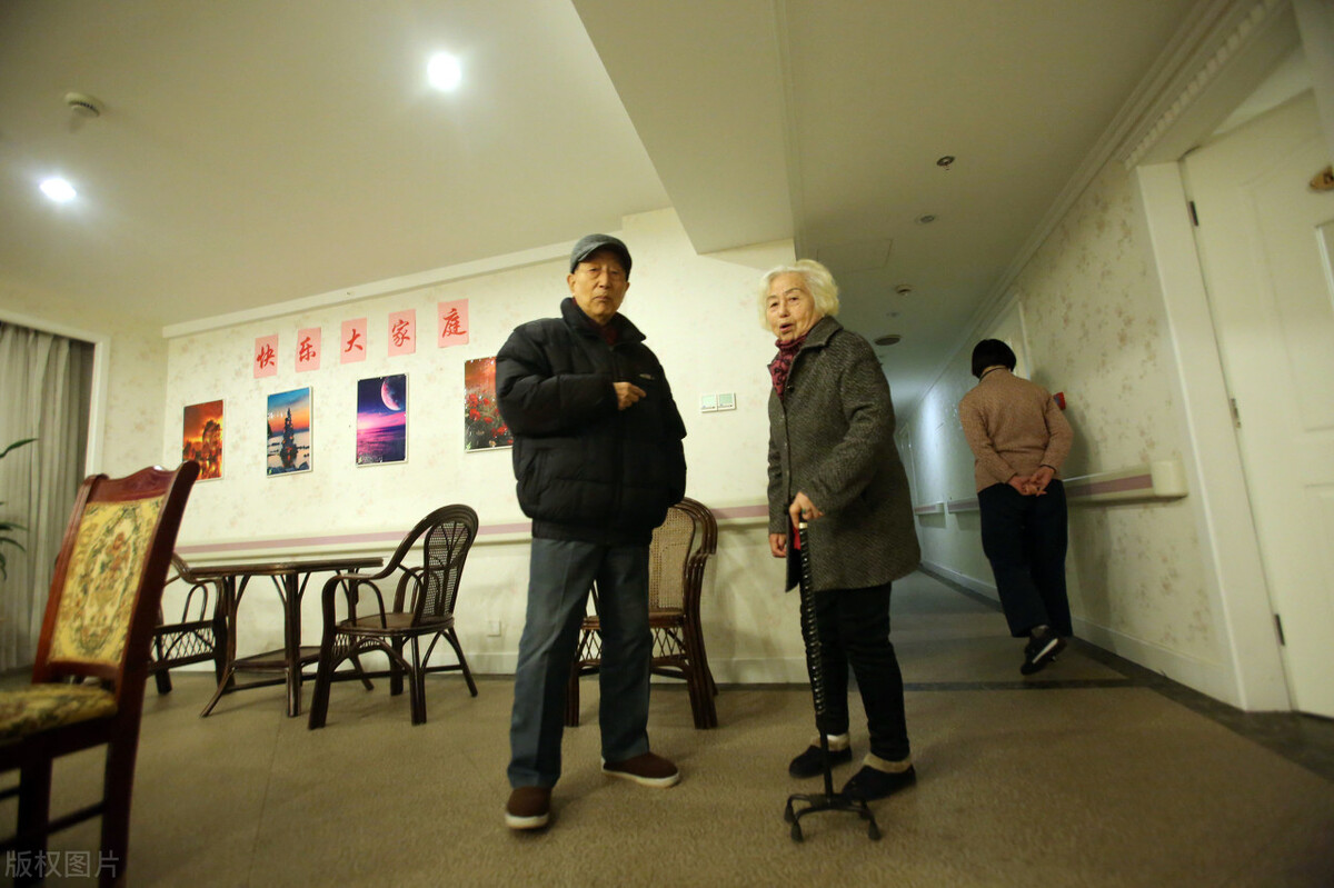 老年人去养老院的利弊,78岁的老人住养老院