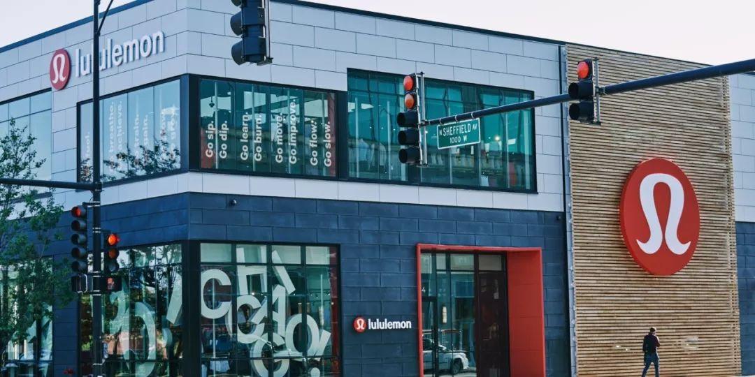 阿迪达斯lululemon,adidas和lululemon