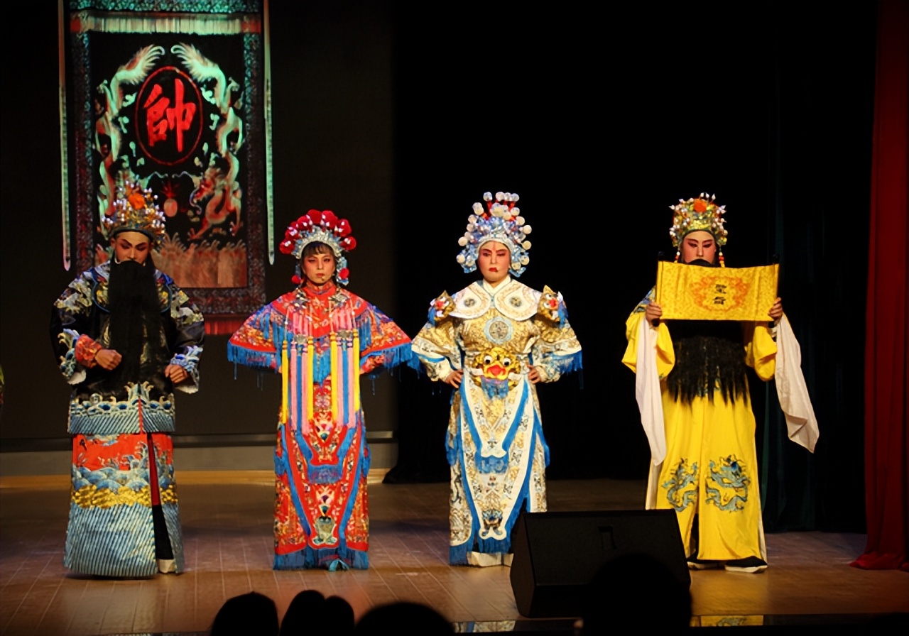 竹马戏是什么,竹马戏的特点