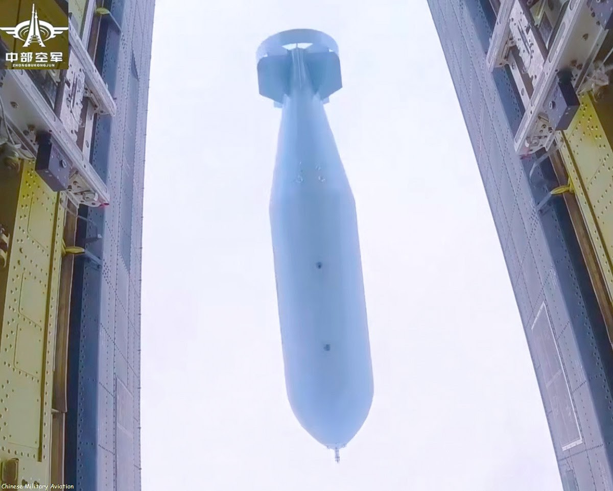 中国测试“*弹炸**之王”，2500度火球横扫，确实适合大型岛屿攻坚