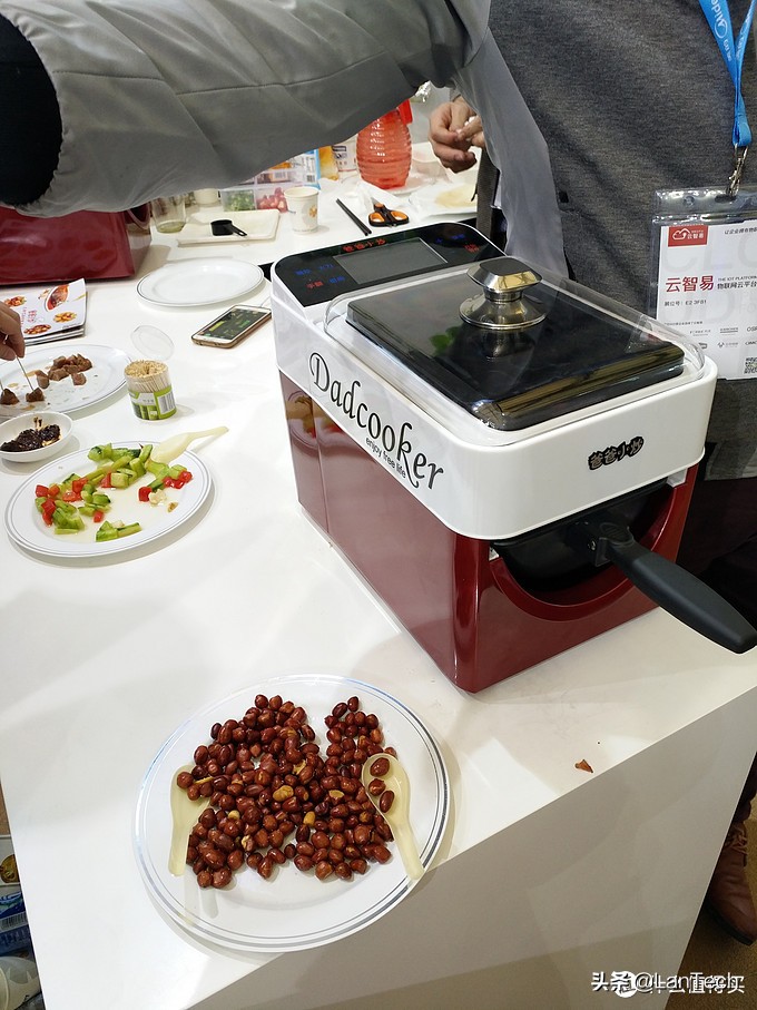 暴走两万步！海量图片带你游览2017年AWE家电展