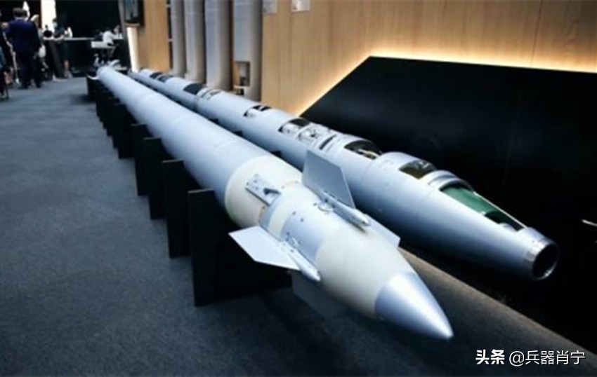 一次齐射,一次齐射96枚导弹