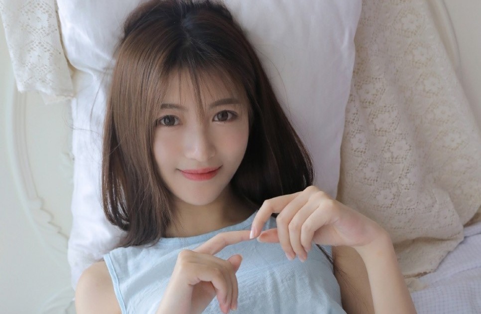 女的突然不理你了啥意思,女生突然不理你了怎么才能不尴尬