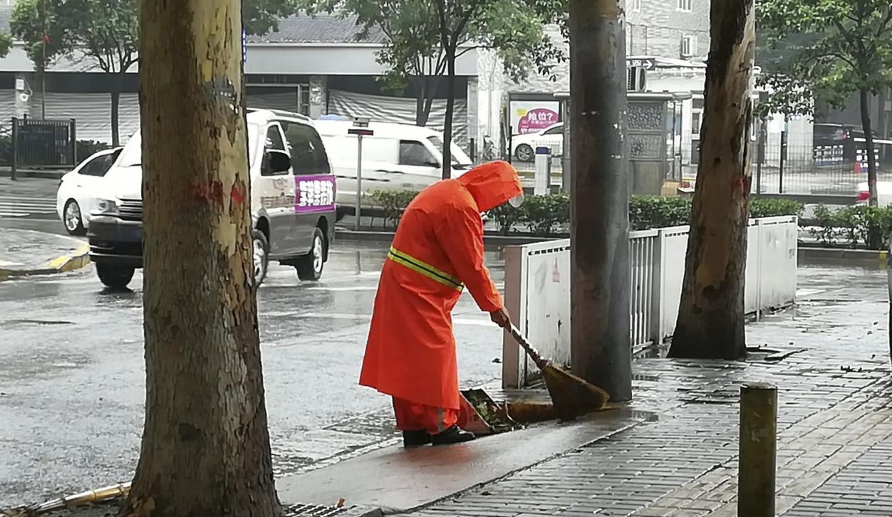 3800底薪好还是6000月薪好,底薪3000和保底4000哪种更合适