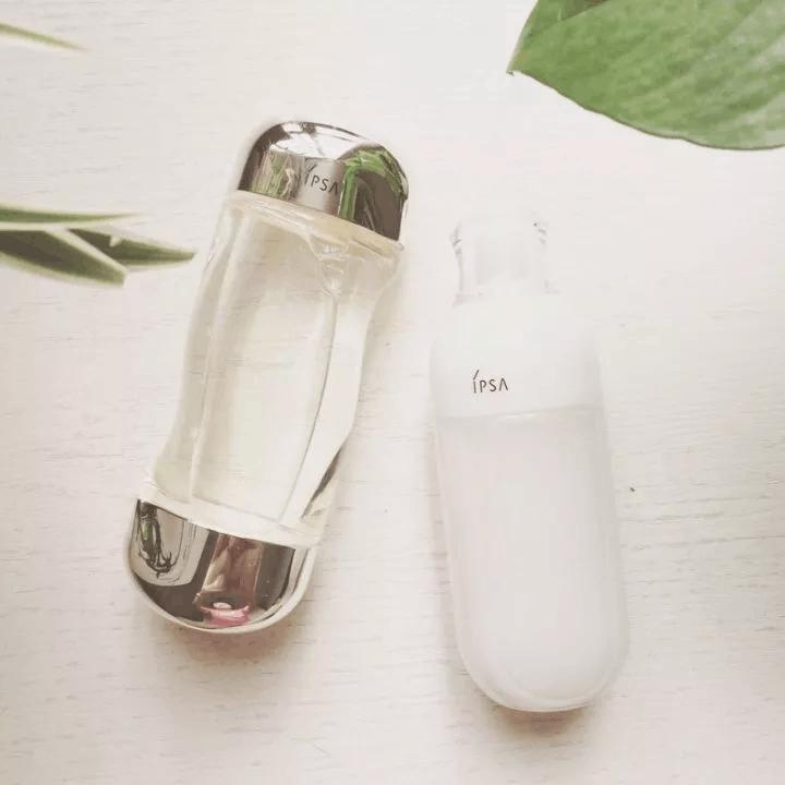 水乳推荐：增加肌肤水润度，提亮肤色美白补水收缩毛孔效果好！